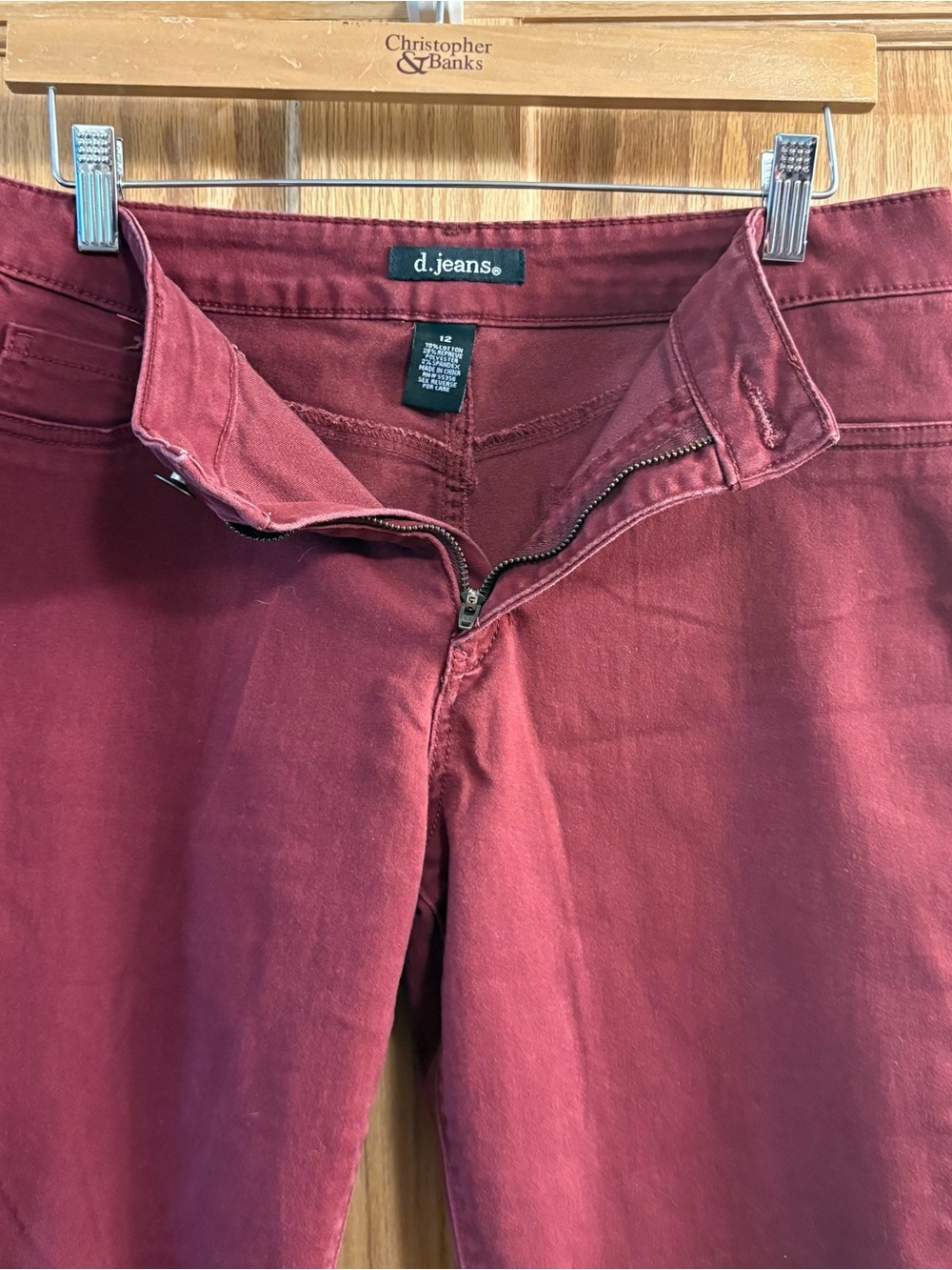 D. JEANS MID RISE MODERN FIT JEANS MAROON RED WOMEN'S SIZE 12 32X26 STRETCH PANT - Picture 3 of 4